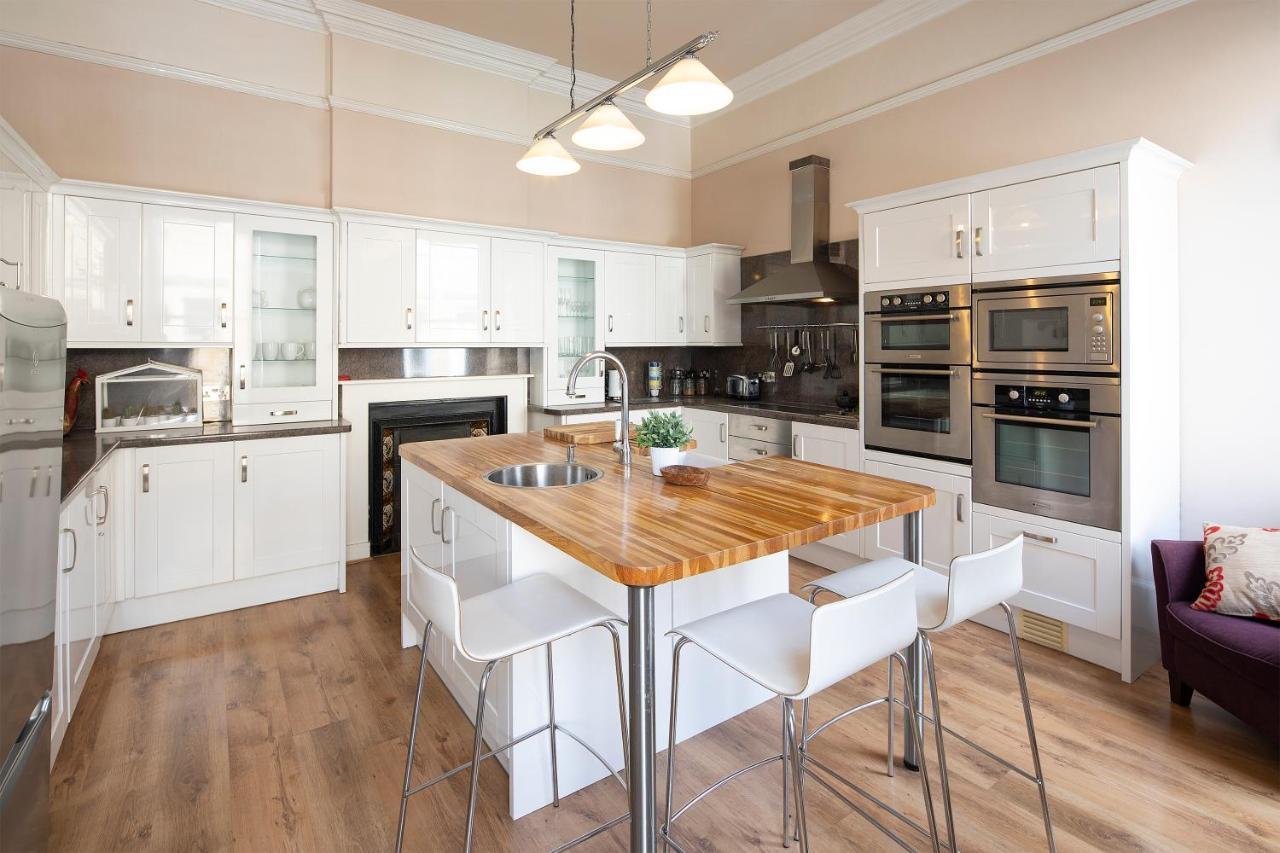 Stunning Spacious Central Apartment Near Parade Gardens バース エクステリア 写真