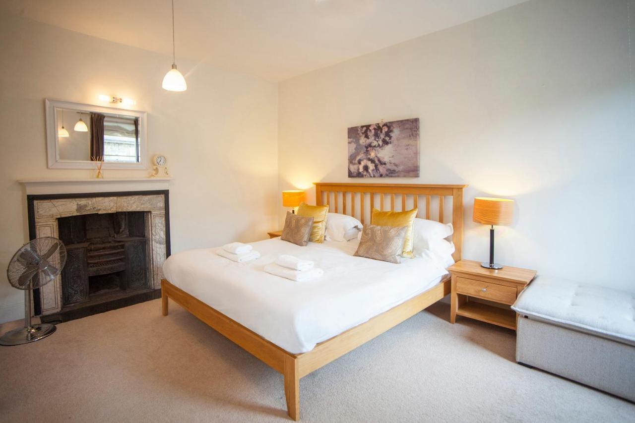 Stunning Spacious Central Apartment Near Parade Gardens バース エクステリア 写真